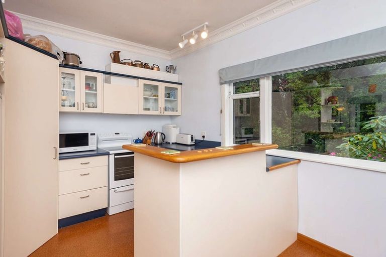 Photo of property in 4 Vennell Street, Brooklyn, Wellington, 6021