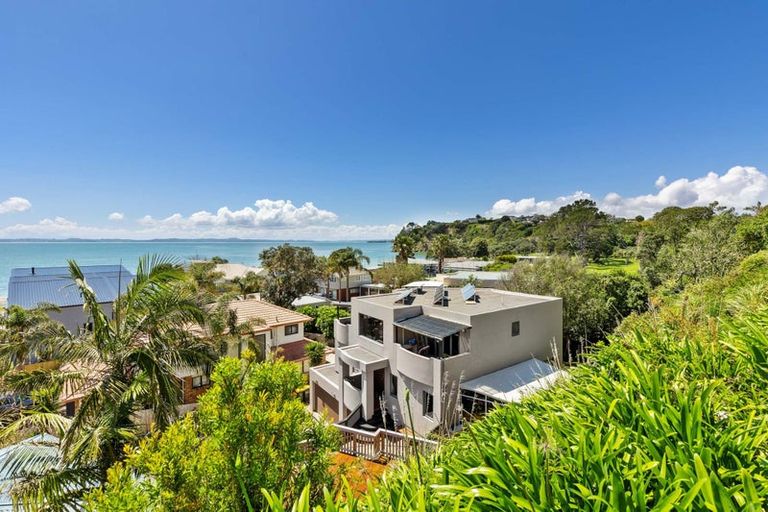 Photo of property in 11 Luke Place, Eastern Beach, Auckland, 2012
