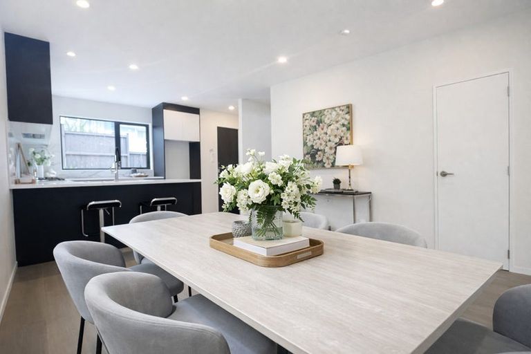 Photo of property in 17b Trinidad Road, Sunnynook, Auckland, 0620