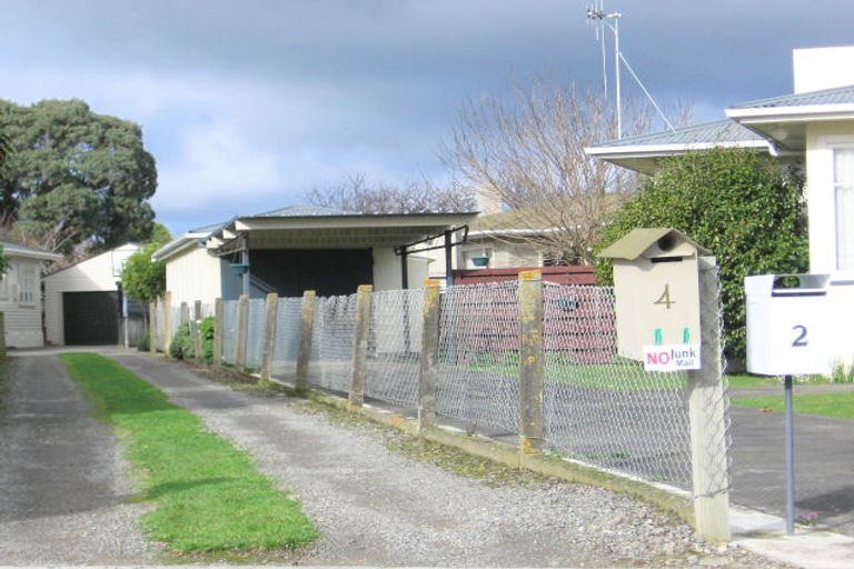 Photo of property in 4 Droylsden Place, Palmerston North, 4410