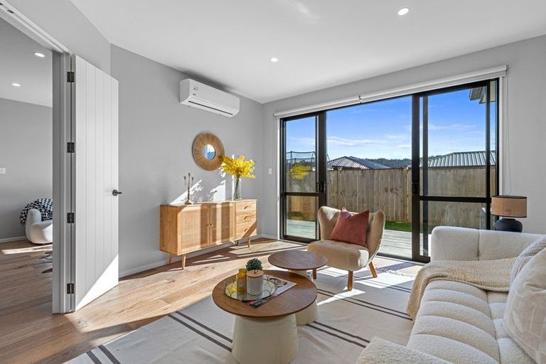 Photo of property in 7 Paihere Street, Huapai, Kumeu, 0810