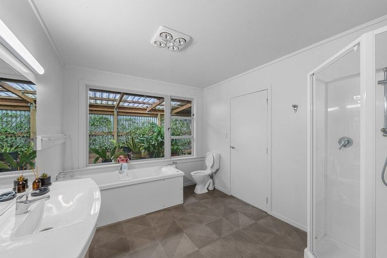 Photo of property in 2 Ocean View Road, Huia, Auckland, 0604