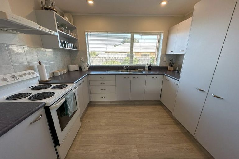 Photo of property in 5 Beachwater Grove, Paraparaumu Beach, Paraparaumu, 5032