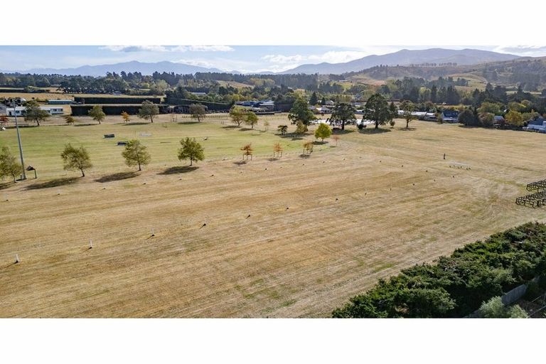 Photo of property in 33 Burnett Street, Oxford, 7430