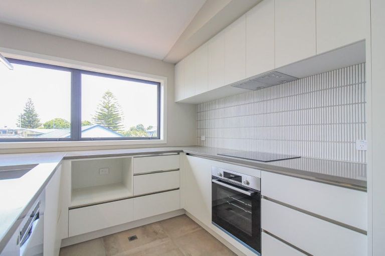 Photo of property in 4/7 Grays Road, Plimmerton, Porirua, 5026