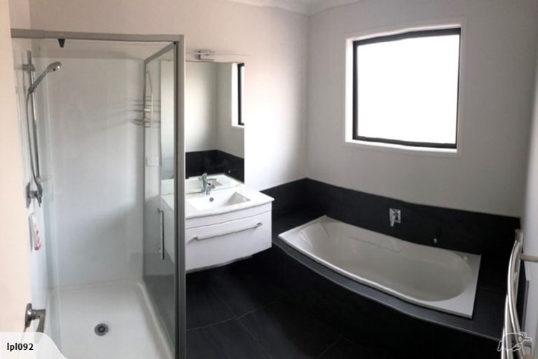 Photo of property in 120 Hillpark Drive, Pokeno, 2402