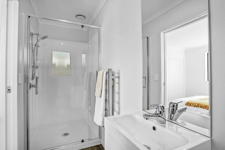 Photo of property in 3 Meadow View Drive, Belfast, Christchurch, 8051