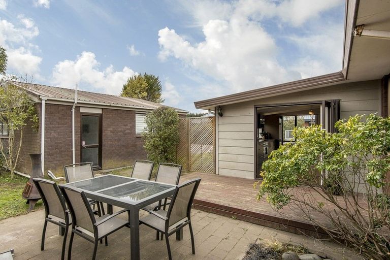 Photo of property in 21 Forest Park Place, Parklands, Christchurch, 8083
