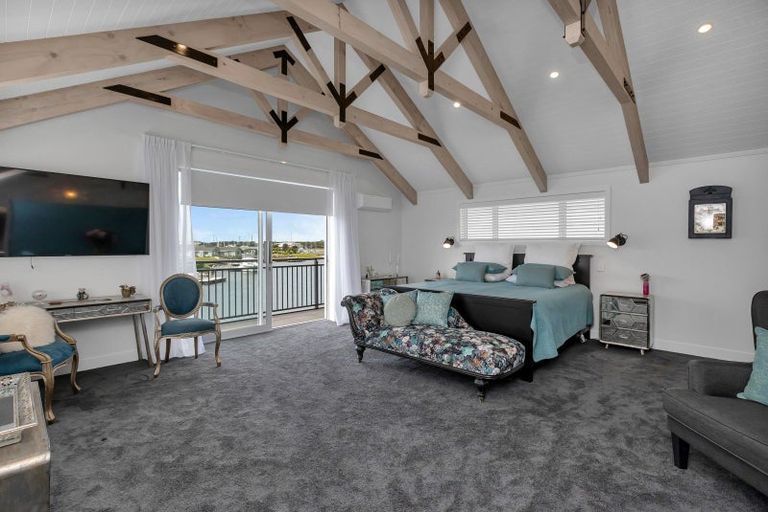 Photo of property in 13 Waitemata Drive, One Tree Point, 0118