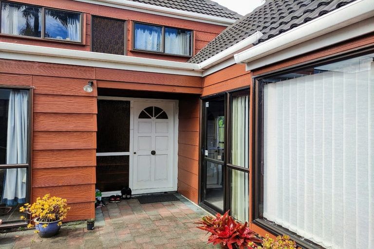 Photo of property in 1/268 Forrest Hill Road, Forrest Hill, Auckland, 0620