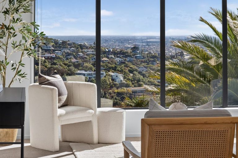 Photo of property in 74 Glenstrae Road, Redcliffs, Christchurch, 8081