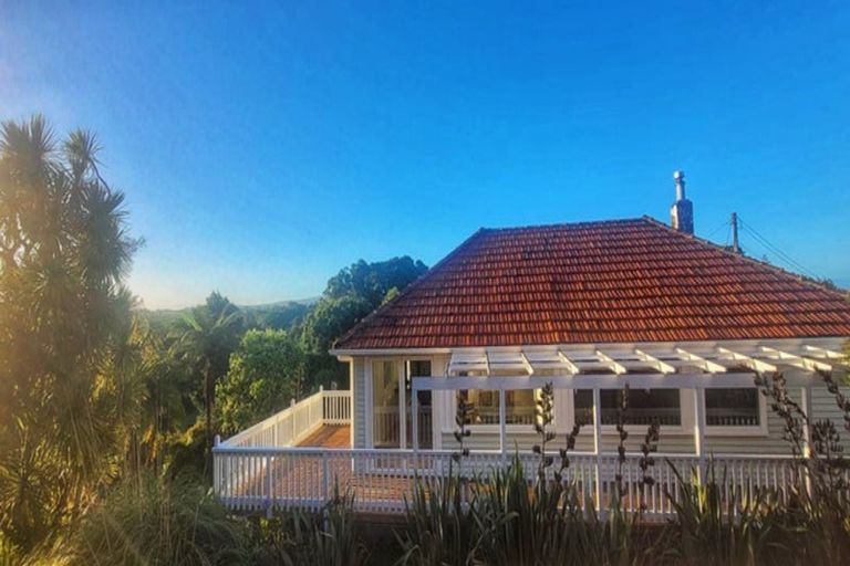 Photo of property in 109 Frankley Road, Frankleigh Park, New Plymouth, 4310