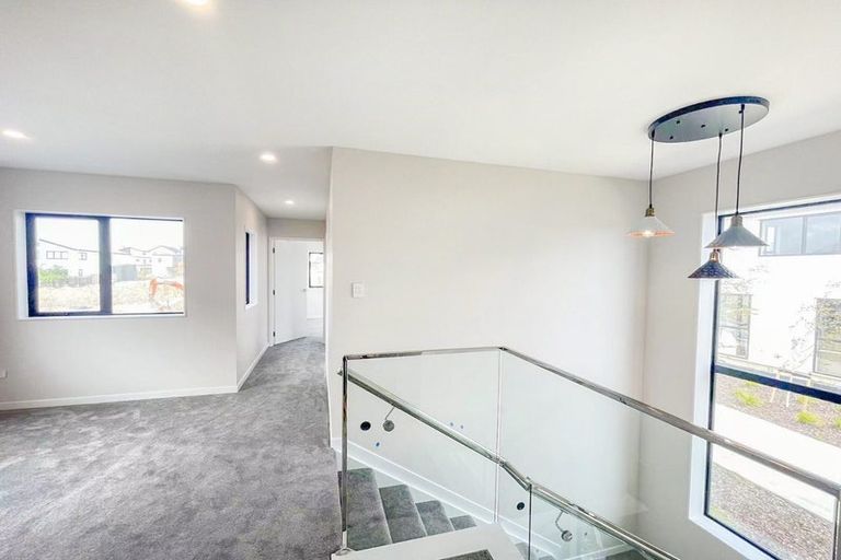 Photo of property in 20 Pohewa Road, Silverdale, 0932