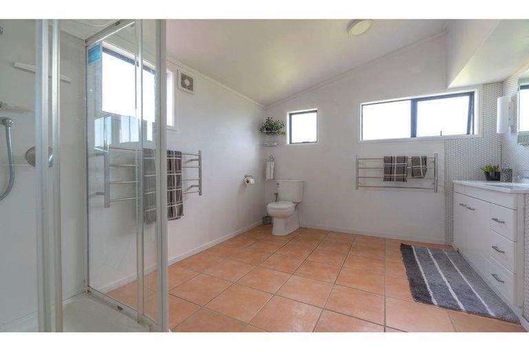 Photo of property in 38 Riddell Road, Kerikeri, 0230