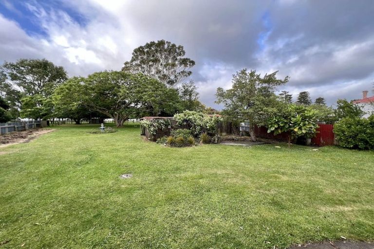 Photo of property in 2 Brassey Street, Waverley, 4510