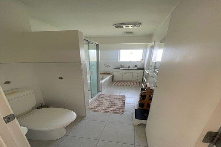 Photo of property in 2/50 Sandspit Road, Cockle Bay, Auckland, 2014