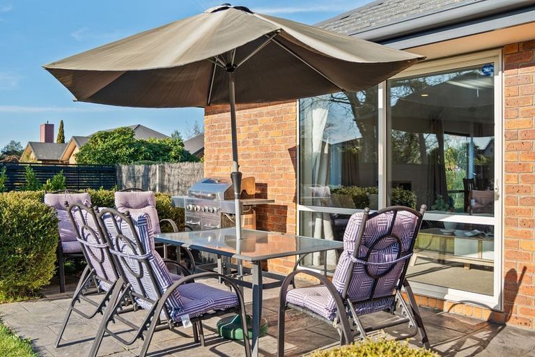 Photo of property in 10 Limes Avenue, Parklands, Christchurch, 8083