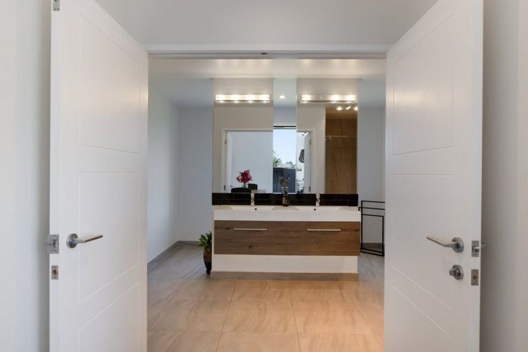 Photo of property in 76 Puhirake Crescent, Pyes Pa, Tauranga, 3112