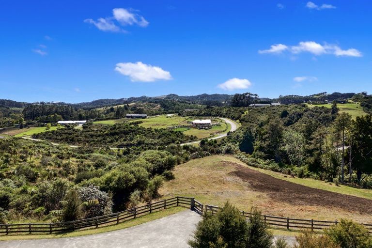 Photo of property in 294 Whitford Road, Whitford, 2576