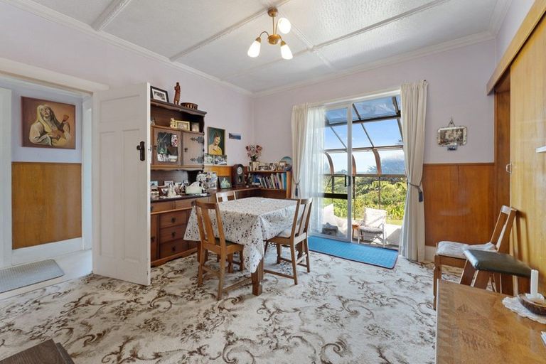 Photo of property in 126 Mangorei Road, Merrilands, New Plymouth, 4312