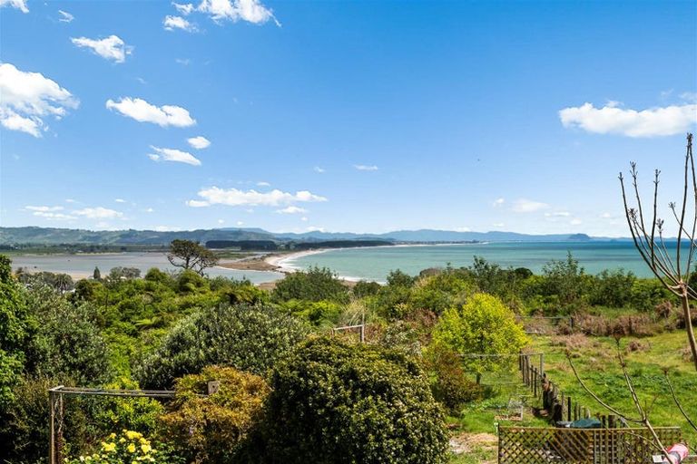 Photo of property in 33 Ngaparaoa Drive, Maketu, Te Puke, 3189