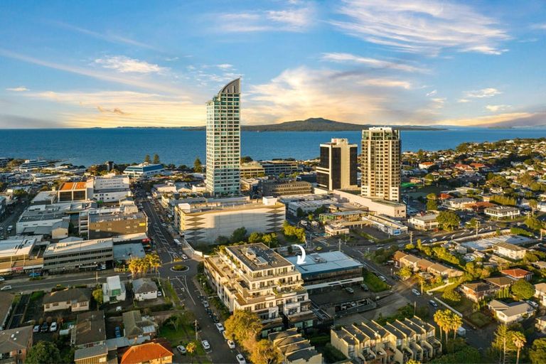 Photo of property in Maison Apartments, 503/16 Huron Street, Takapuna, Auckland, 0622