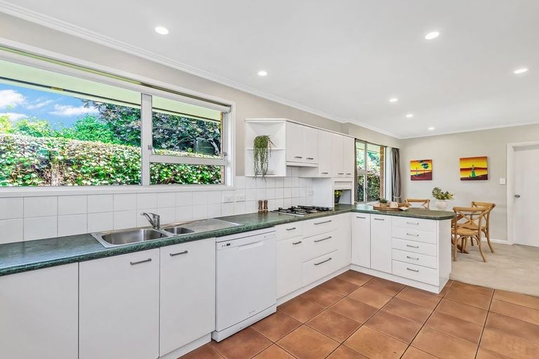 Photo of property in 39 Highfield Place, Avonhead, Christchurch, 8042