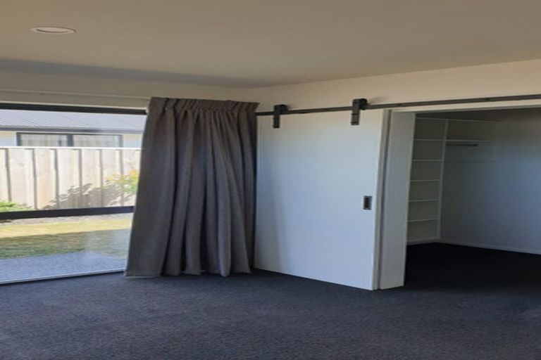 Photo of property in 66 Broadway Parade, Rolleston, 7615