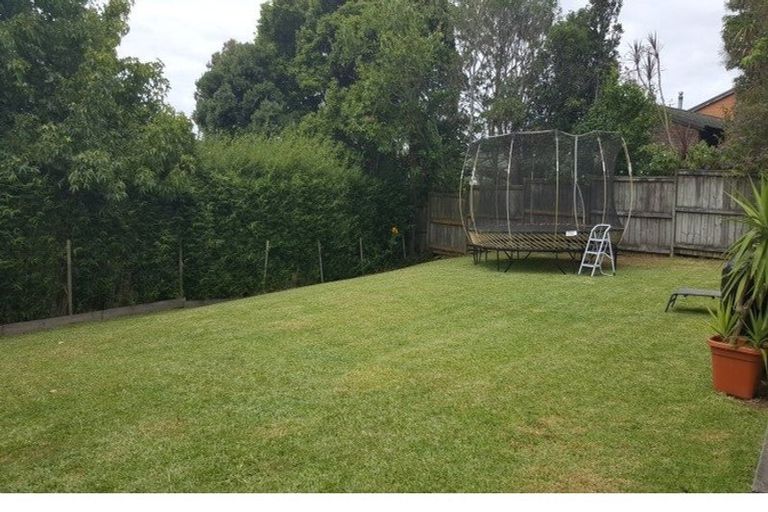 Photo of property in 1/236 Glamorgan Drive, Northcross, Auckland, 0630