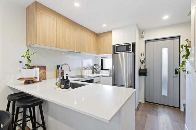 Photo of property in 22 Hoopers Road, Glen Eden, Auckland, 0602