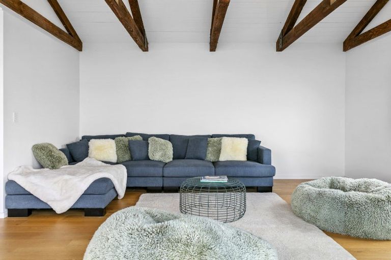 Photo of property in 21 Waiparemo Crescent, Pukawa Bay, Turangi, 3381