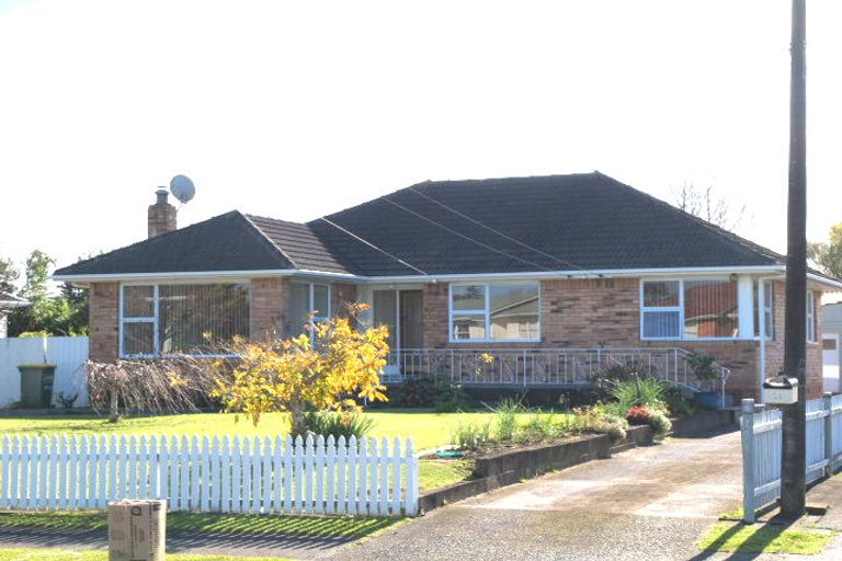 Photo of property in 15 Cheviot Street, Mangere East, Auckland, 2024
