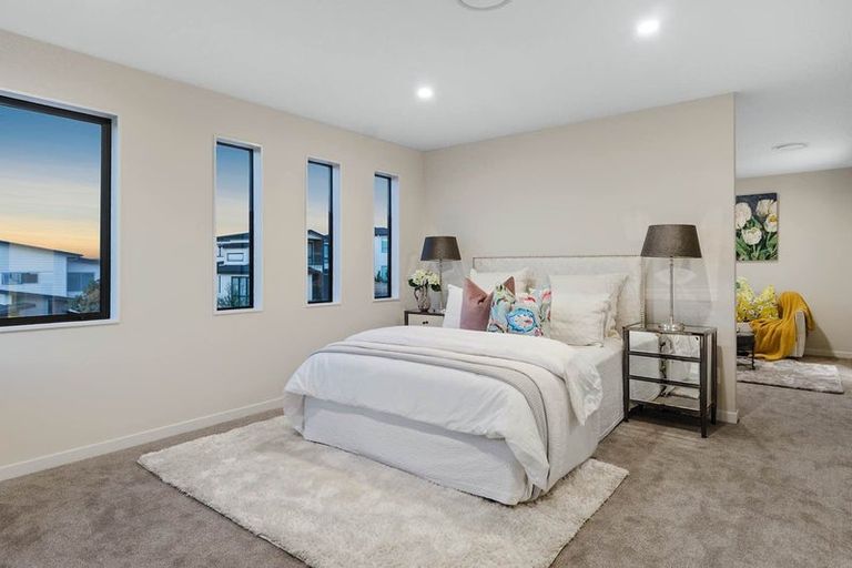 Photo of property in 32 Bounty Road, Long Bay, Auckland, 0630