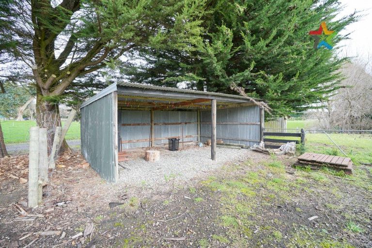 Photo of property in 220 Mill Road South, Seaward Bush, Invercargill, 9871