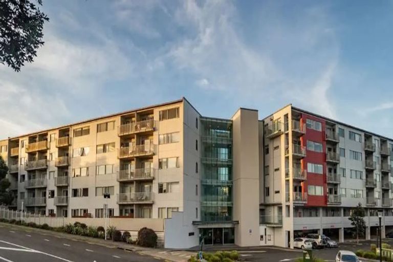 Photo of property in Shoal Haven Apartments, 510a/130 Anzac Street, Takapuna, Auckland, 0622