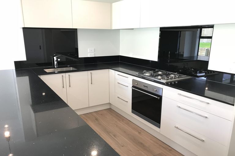 Photo of property in 92 Hillpark Drive, Pokeno, 2402