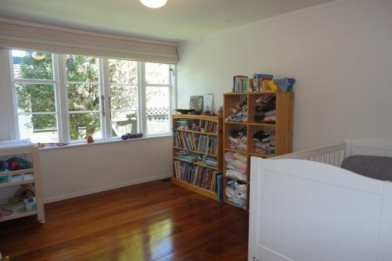 Photo of property in 40 Belle Vue Avenue, Northcote Point, Auckland, 0627