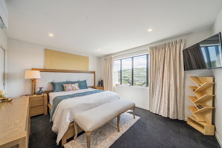 Photo of property in 3 Cirrus Close, Newlands, Wellington, 6037