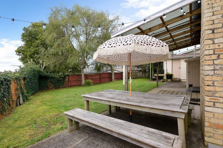 Photo of property in 75 Tuhikaramea Road, Dinsdale, Hamilton, 3204