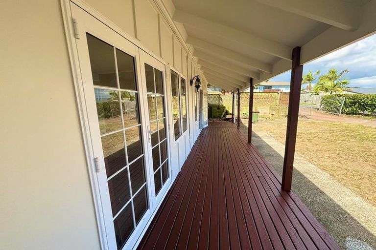 Photo of property in 5 Ancona Lane, Goodwood Heights, Auckland, 2105