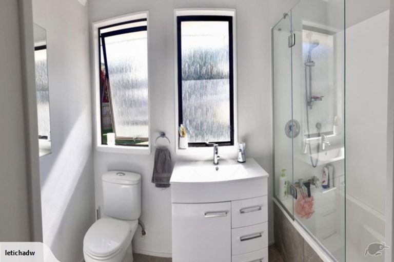 Photo of property in 5 Crystal Place, Pukehangi, Rotorua, 3015