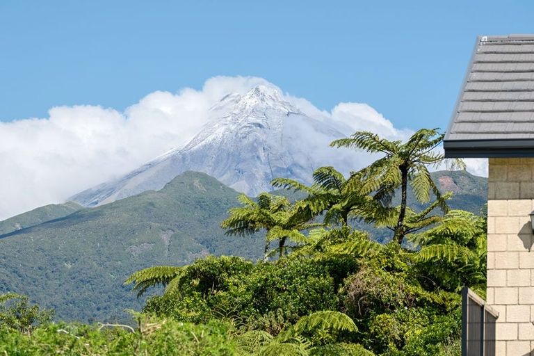 Photo of property in 40 Maunga Heights, Hurworth, New Plymouth, 4371