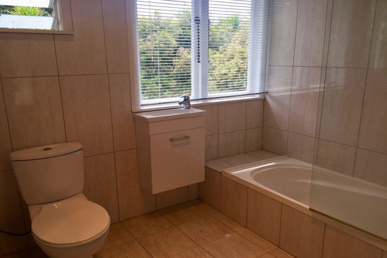 Photo of property in 14a Ocean View Road, Hatfields Beach, Orewa, 0931