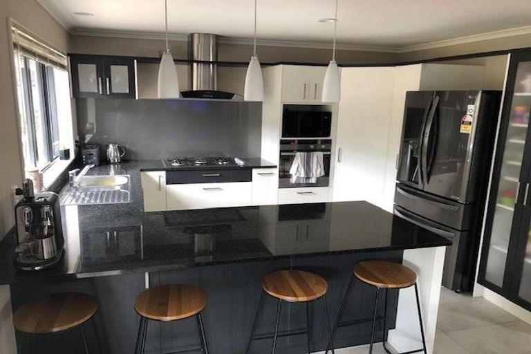 Photo of property in 10 Beros Place, Flat Bush, Auckland, 2016