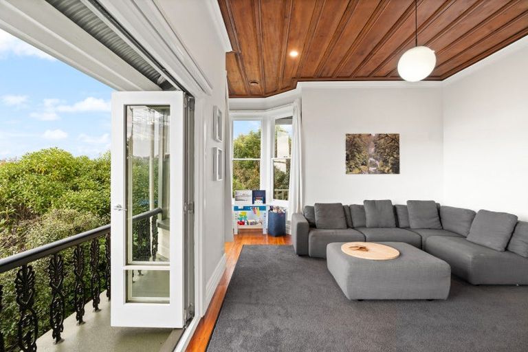 Photo of property in 3 Strathmore Crescent, Roslyn, Dunedin, 9010