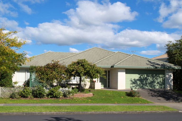Photo of property in 1/56 Tarnica Road, Northpark, Auckland, 2013