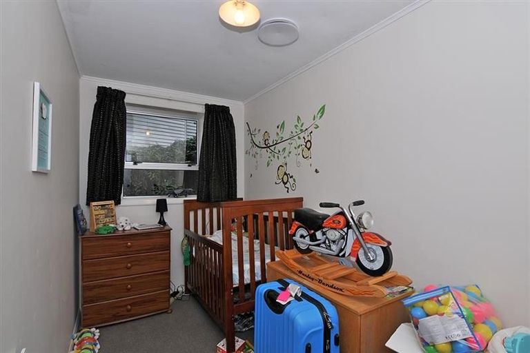 Photo of property in 16 Greer Crescent, Tawa, Wellington, 5028