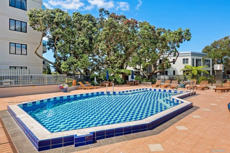 Photo of property in 175h Hurstmere Road, Takapuna, Auckland, 0622