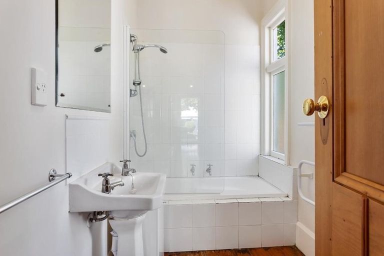 Photo of property in 145 Holly Road, St Albans, Christchurch, 8014