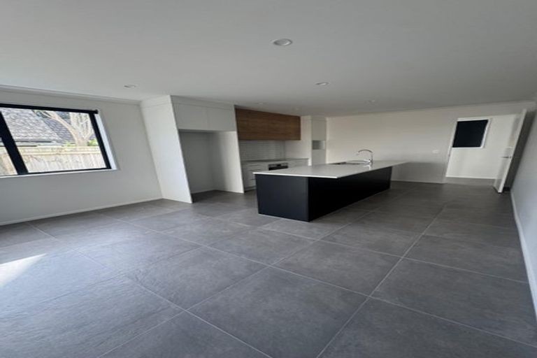 Photo of property in 6b Jern Place, Eastern Beach, Auckland, 2012